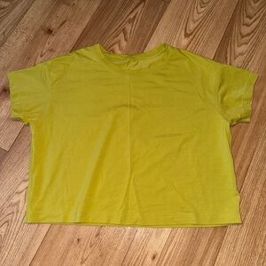 lululemon t-shirt